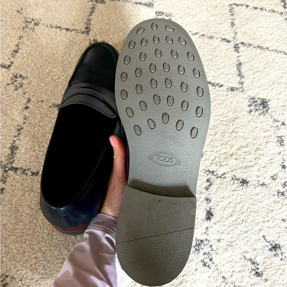TODs Men’s navy loafers - Picture 11 of 11